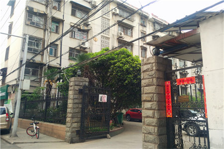 经典花园精装三房送家具家电拎包入住有证可按揭